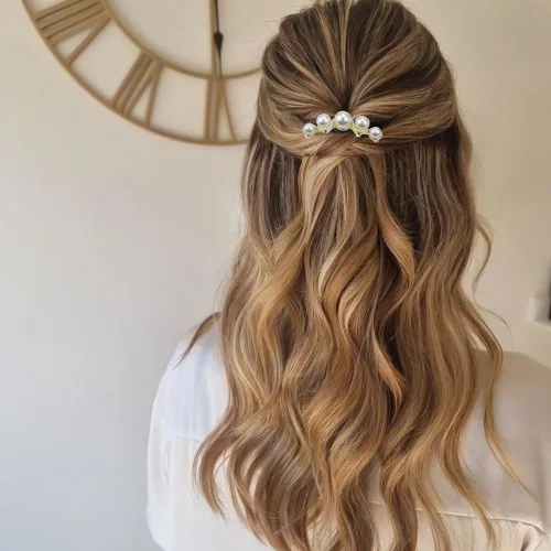 Miniatura 7 de Paquete de 4 horquillas para el cabello retorcidas de perlas, peines laterales en forma de U de perlas, palillos de pelo de 4 puntas, pinzas