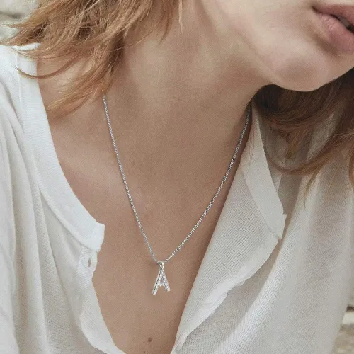 Miniatura 6 de Tarsus Collar con dije de inicial con zirconias cúbicas para mujeres y niñas.