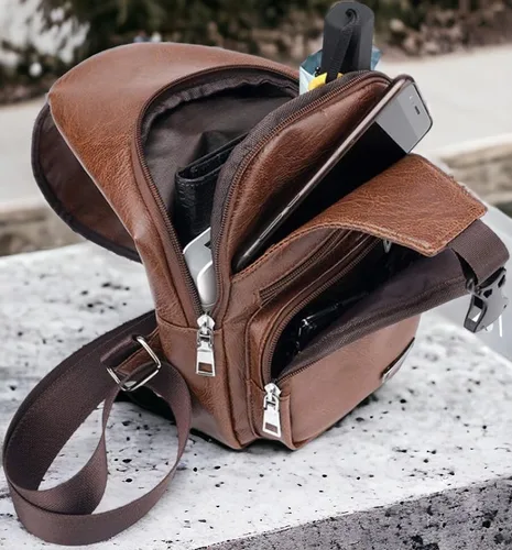 Miniatura 4 de Bolso bandolera de cuero personalizado - Bolso cruzado para hombre - Bolso de pecho para hombre - Mochila bandolera con puerto de carga USB - Bolsa