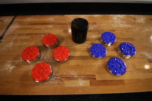 Miniatura 5 de Mesas de Shuffleboard LED Atomic de 9 pies con superficie de juego recubierta de polímero para una acción suave y rápida de disco y patas