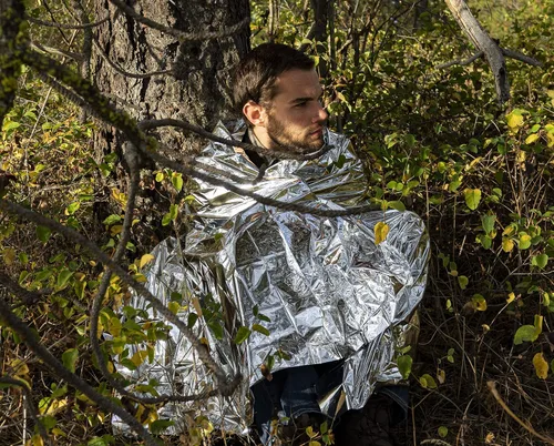 Miniatura 7 de MEKKAPRO Mantas térmicas de Mylar de emergencia (paquete de 4), tamaño de bolsillo para emergencias, camping, al aire libre, senderismo