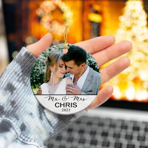 Miniatura 6 de Adorno de cerámica personalizable con texto en inglés «Our First Christmas Together As Mr and Mrs 2024», adorno personalizado para parejas recién