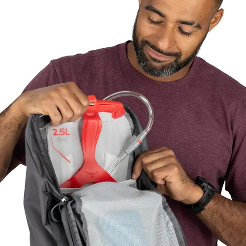 Miniatura 10 de Osprey Talon 26L Mochila de senderismo ligera para hombre - Mochila de día para viajes y campamento, negro/gris carbón