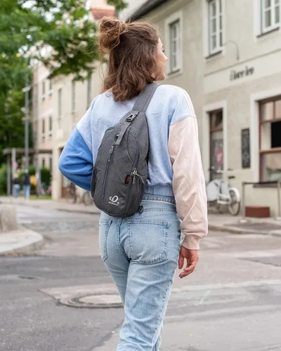 Miniatura 106 de WATERFLY Bolsa pequeña de senderismo: mochila cruzada para el pecho, mochila para hombres y mujeres con correa de hombro agradable a la piel