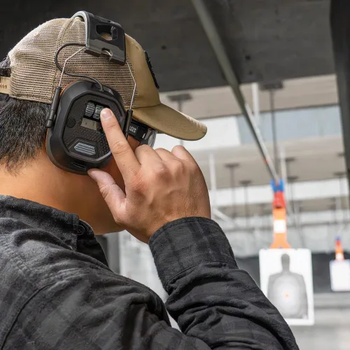 Miniatura 10 de KLEIN TOOLS AESEM1S Smart Sense - Orejeras electrónicas de protección auditiva de seguridad con Bluetooth y conciencia de la situación, NRR 23dB, 25