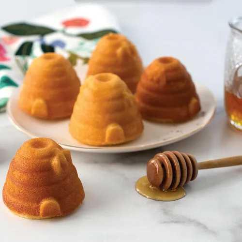Miniatura 2 de Nordic Ware Molde para Pastelitos Colmena, Capacidad de 3 Tazas, Toffee