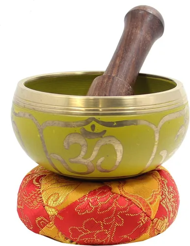 DharmaObjects - cuenco para cantar el Om de la paz, para meditación relajante de yoga. Juego de almohadilla de seda, juego de martillo de Amarillo