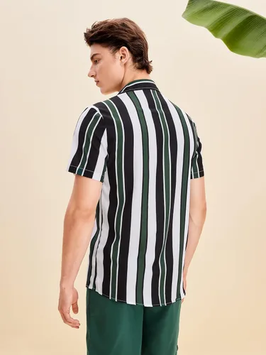 Miniatura 6 de OYOANGLE Conjunto de 2 piezas para hombre, camisa y pantalones cortos con botones y manga corta