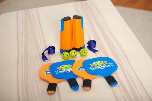 Miniatura 7 de Buffalo Games Juego de pickleball de mesa, 4 paletas y 3 bolas, juego de pickleball con red para mesas de hasta 6 pies, juego de mesa