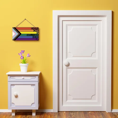 Miniatura 4 de Letrero LGBT de arco iris para puerta delantera, decoración de pared de madera con texto en inglés "Every One Is Welcome Here