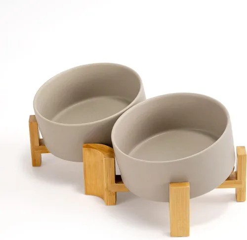 Miniatura 31 de SPUNKYJUNKY Cuenco de cerámica inclinado de 15° para perros y gatos con soporte de madera, cuenco inclinado para comida y agua para bulldog Blanco