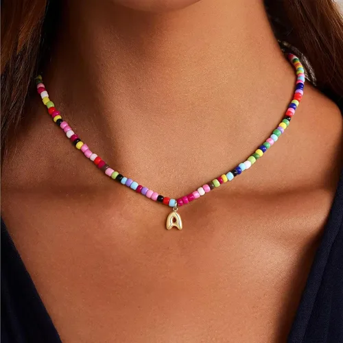 Miniatura 8 de M MOOHAM Collares con iniciales de cuentas coloridas para niñas, mujeres y niños, lindo collar de letras bohemias con cuentas delicadas, joyería