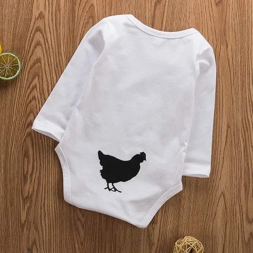 Miniatura 9 de Pañalero para bebé recién nacido, con frase en inglés “Got my mind on my momy”, color gris y blanco, talla 0-18M