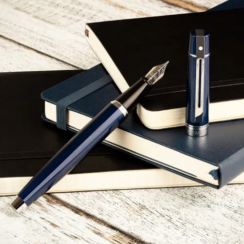Miniatura 2 de Sheaffer Pluma estilográfica de laca azul brillante 300 con ribete cromado y punta mediana Ribete azul/cromado
