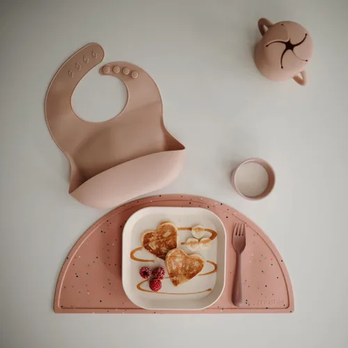 Miniatura 3 de Mushie - Babero de silicón para bebé, ajustable y resistente al agua (rosado)