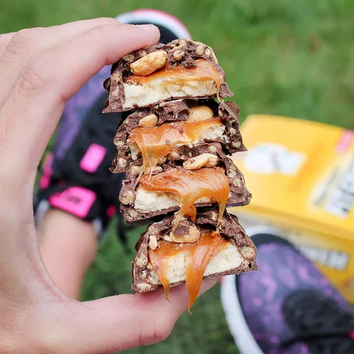 Miniatura 7 de FITCRUNCH Barras de proteínas tamaño aperitivo, diseñadas por Robert Irvine, la única barra horneada de 6 capas del mundo, solo 0.11 onzas de azúcar