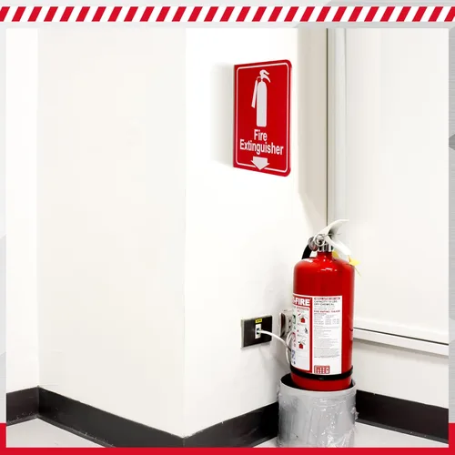Miniatura 6 de Barydat 24 letreros de extintor de incendios de 6.3 x 6.3 pulgadas, extintor con orificio de montaje preperforado y flecha hacia abajo, señales