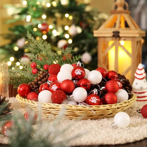 Miniatura 3 de DecorbyHannah - Mini adornos de Navidad rojos y blancos, 49 unidades de 1.18 pulgadas, adornos temáticos de perros pequeños para decoración de árbol