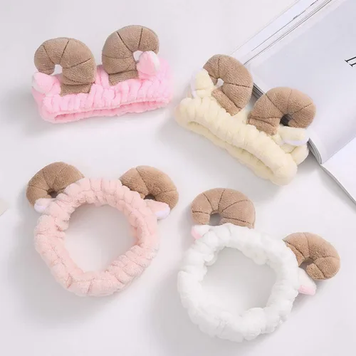 Miniatura 6 de STOBOK Diadema de felpa para el cuidado de la piel con diseño de cuerno de oveja para lavado facial, maquillaje y ducha, accesorio para el cabello
