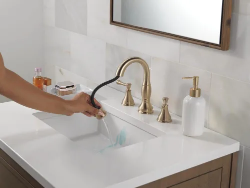 Miniatura 7 de Delta Faucet Cassidy - Grifo de baño extraíble hacia abajo, grifo de baño extraíble hacia afuera, grifo de baño dorado de instalación extendida de 3