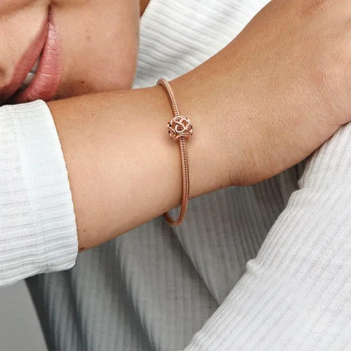 Miniatura 4 de PANDORA Joyería Infinite Shine Rose Charm Metal