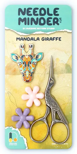 Awesome Pattern Studio Needle Minder Set – Mandala Giraffe Magnetic Needle Minder + 2 enhebradores de aguja + tijeras de grúa. Pin de esmalte para