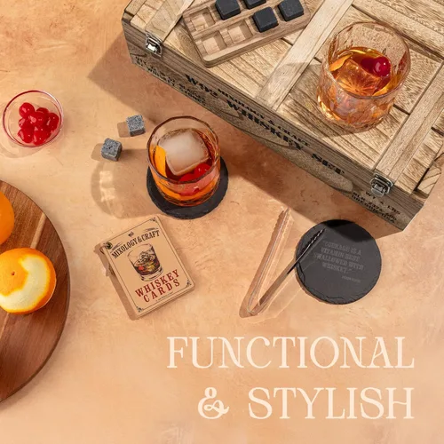 Miniatura 2 de Juego de vasos de whisky de Mixology & Craft de 2 vasos de cristal y posavasos de pizarra Regalo perfecto para vacaciones, regalo secreto de Papá