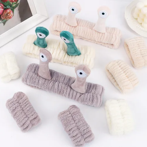 Miniatura 7 de Atoden Snail Spa Set – Pulsera y diadema para lavado facial, bonito diseño de animales para mujeres y niñas, beige, caqui, marrón