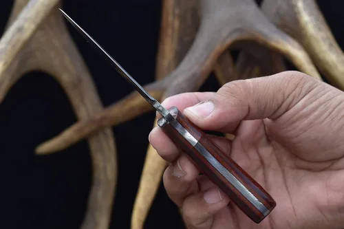 Miniatura 6 de Knives Ranch Cuchillo utilitario EDC hecho a mano, espiga completa, acero de damasco, mango de micarta de arpillera, funda de vaquero resistente