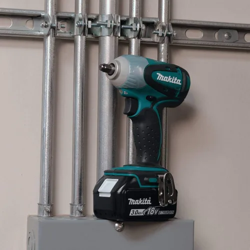 Miniatura 5 de Makita XWT06 18V LXT® Kit de llave de impacto sin cable de iones de litio de 3/8" de accionamiento cuadrado (3.0Ah)