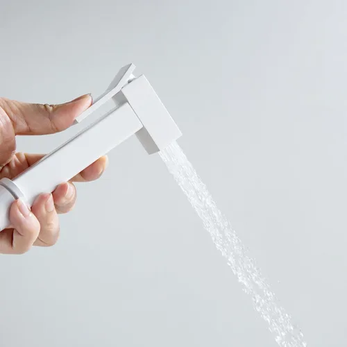 Miniatura 3 de Asyas Rociador de bidé de agua caliente oculta de color blanco para inodoro con válvula de latón caliente y fría, juego de accesorios de bidé