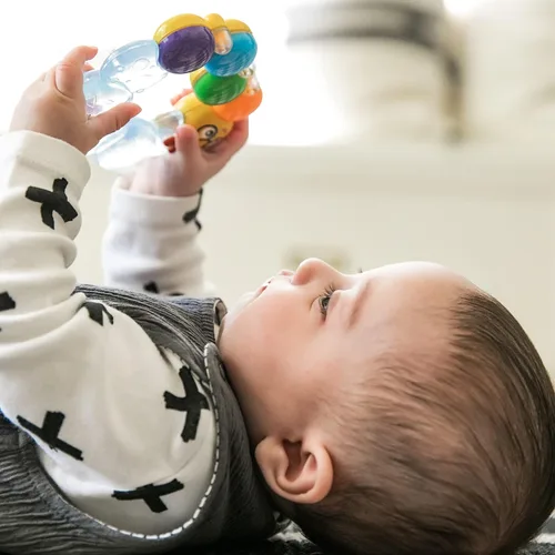 Miniatura 4 de Baby Einstein Teether-Pillar Rattle and Chill - Juguete para dentición, a partir de 3 meses