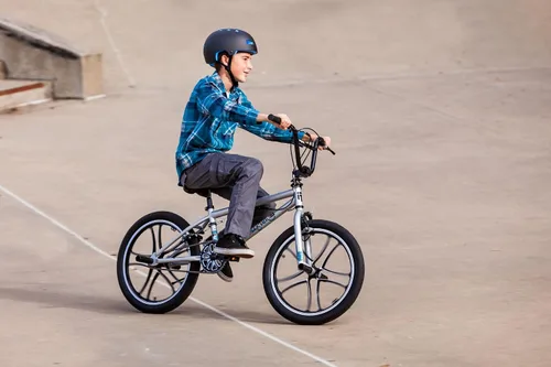 Miniatura 6 de Mongoose - Casco de bicicleta juvenil con caparazón duro para la calle, modelo calavera, multideporte, varios colores Negro mate