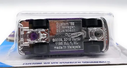 Miniatura 3 de Hot Wheels 2019 Volkswagen 4/10 - Custom '69 Volkswagen Squareback (morado)