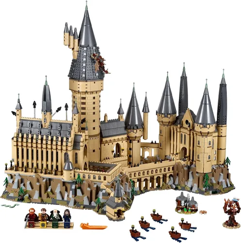 Miniatura 5 de LEGO Harry Potter Castillo de Hogwarts 71043 Set de Construcción - Kit de Modelo con Minifiguras, Incluye Varita, Barcos y Figura de Araña