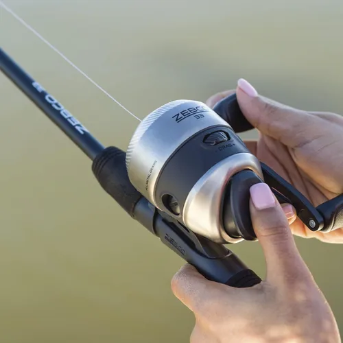 Miniatura 7 de Zebco 33 Spincast - Combo de carrete y caña de pescar de 2 piezas, caña de fibra de vidrio resistente de 5 pies y 6 pulgadas y carrete de pesca