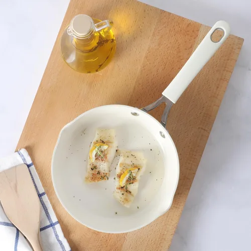 Miniatura 7 de Martha Stewart Heathland - Sartén de aluminio de 8 pulgadas, no tóxico, sartén antiadherente de cerámica de alta calidad, sartén para huevos de Lino