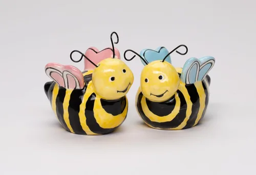 Miniatura 2 de 21028 Juego de saleros y pimenteros de cerámica fina Sweet Lovers Bumblebee Bee Couple de 3 pulgadas de largo