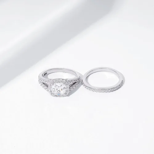 Miniatura 4 de Amazon Essentials Anillo de plata de ley chapado en platino con circonita cúbica Infinite Elements (anteriormente colección Amazon)