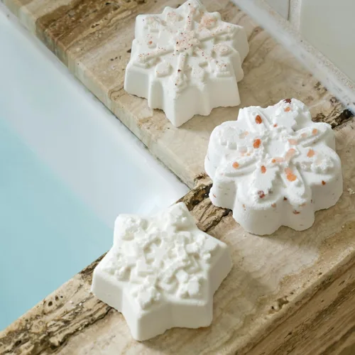 Miniatura 3 de LA SALT CO Bomba de baño de cristal de copo de nieve, trío de invierno del país de las maravillas, aromaterapia para baño o ducha, totalmente