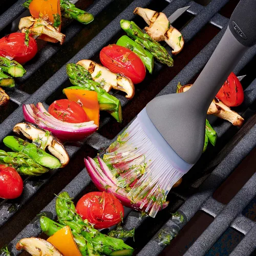 Miniatura 2 de OXO Good Grips - Herramientas de asar a la parrilla, cepillo para rociar, color negro