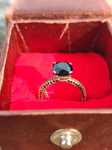 Miniatura 7 de SilverDia - Anillo de compromiso de 2 quilates con diamantes de ónix negro con doble halo oculto, anillo de compromiso delicado de media eternidad