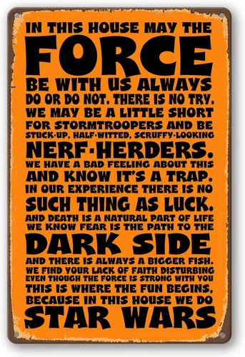 DOSEK Letrero de metal de lata en esta casa compatible con Star Wars Home Wall Art Decor Gifts Accesorios de baño May The Force Be With You Do Or