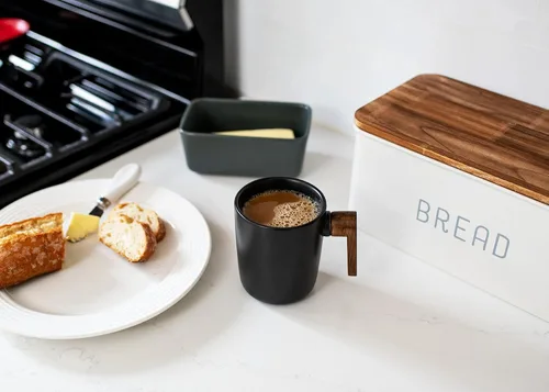 Miniatura 6 de Nat & Jules Taza de cerámica estilo japonés, negra, 12 onzas, con asa de madera y tapa con posavasos