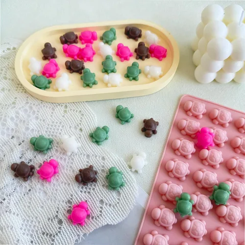 Miniatura 8 de Paquete de 2 mini moldes de silicona de tortuga para chocolate, 72 cavidades de tortugas marinas de chocolate, moldes de caramelo de tortuga, cubo