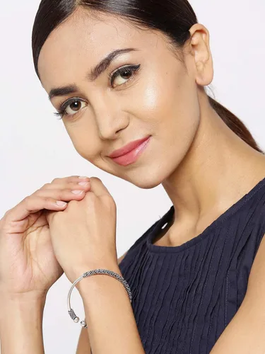 Miniatura 4 de Priyaasi Pulsera con tachuelas de diamante americano chapado en oro rosa para mujer