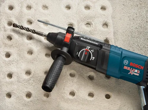 Miniatura 4 de BOSCH 11255VSR Bulldog Xtreme 8 Amp 1 pulgada con cable de velocidad variable SDS-Plus martillo giratorio para hormigón/mampostería y Bosch HCK001 7