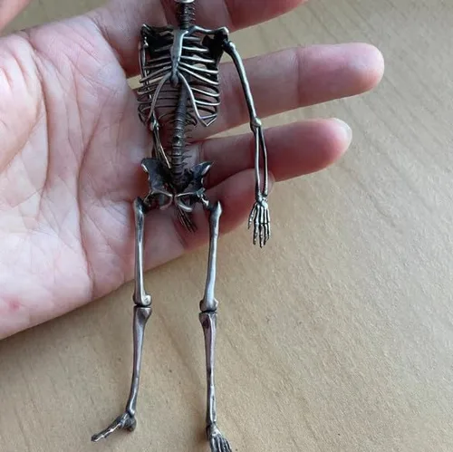 Miniatura 5 de Dije de esqueleto plateado de cuerpo completo, colgante de esqueleto humano espeluznante, collar con colgante de esqueleto de Halloween, regalo