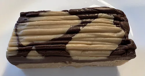 Miniatura 3 de Uncle Butch's - Caramelo de chocolate con mantequilla de maní - Dulce casero de mantequilla de maní recién hecho en pequeños lotes - Receta cremosa