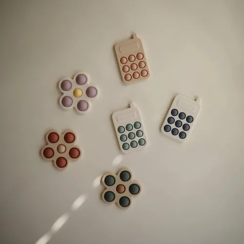 Miniatura 7 de mushie - Juguete para presionar con diseño de teléfono (rubor)